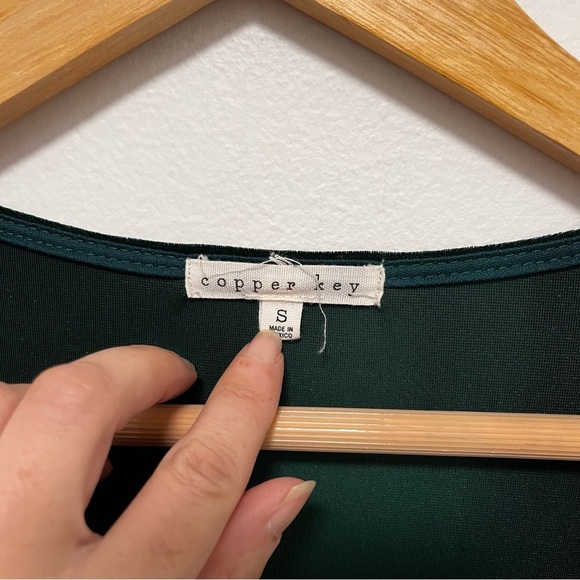 COPPER KEY Dark Emerald Green Velvet Fit & Flare Long Sleeve Dress Size Small - Picture 3 of 10